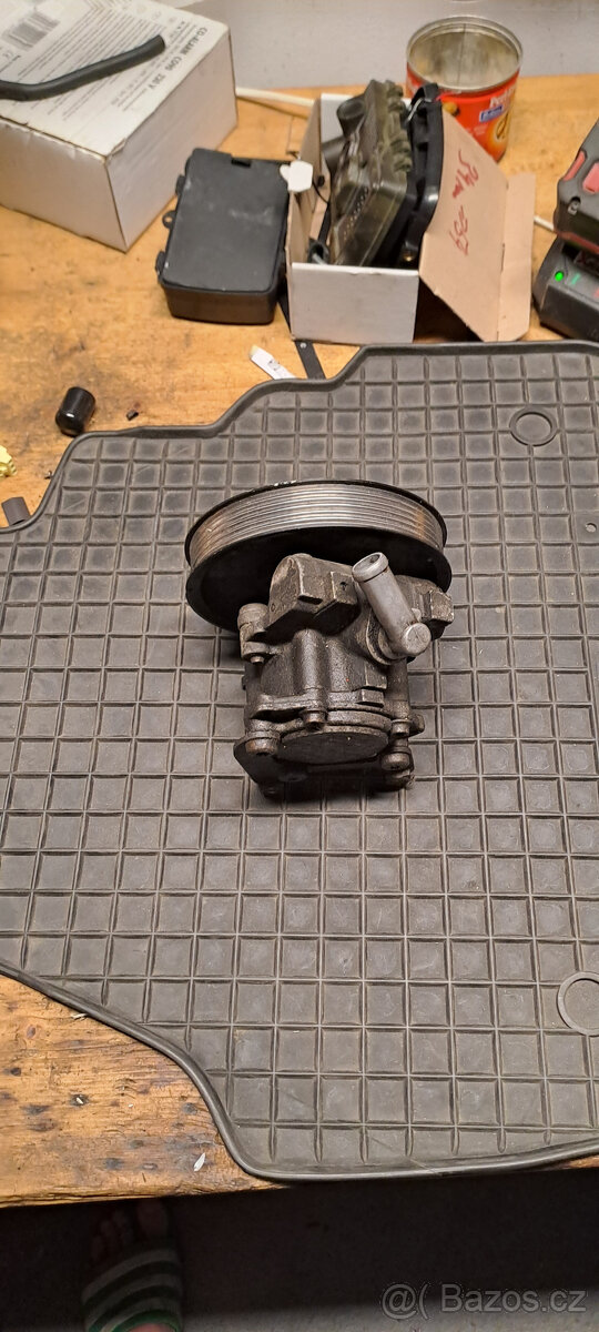 Čerpadlo posilovače bmw e316i