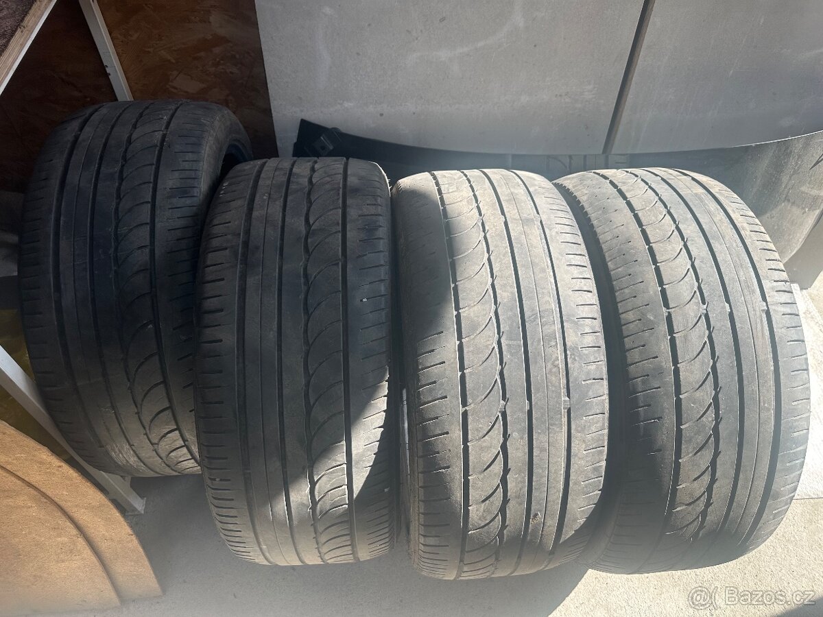 Pneu 265/40 R20 sada