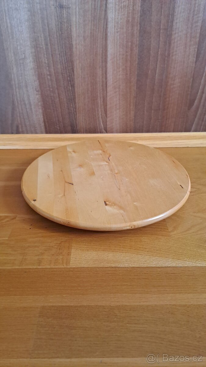 Dřevěný servírovací podnos otočný