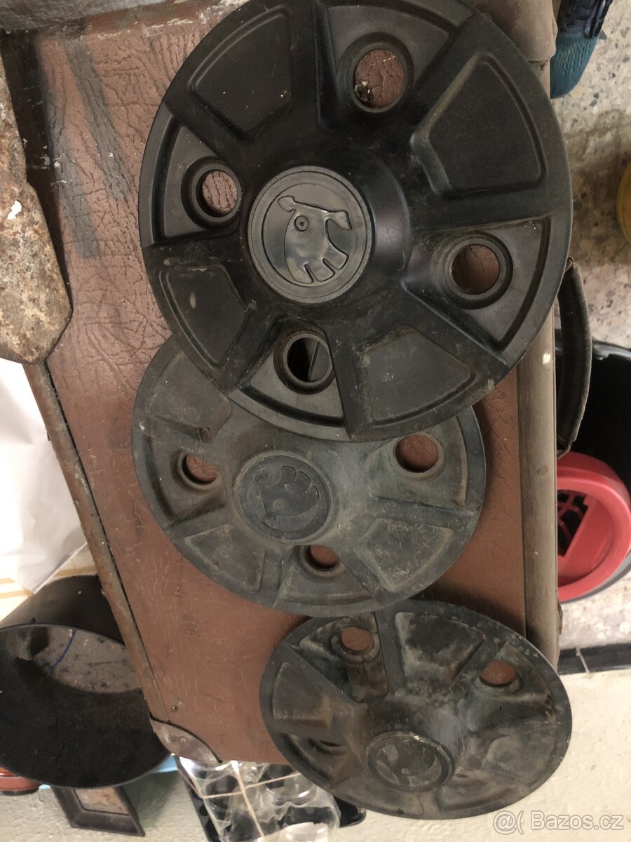 Škoda 105, 120 Kryty kol