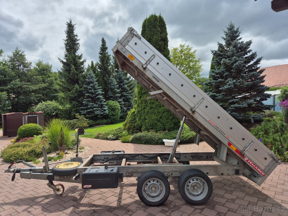 Hydraulicky sklopný přívěs 2700kg bržděný