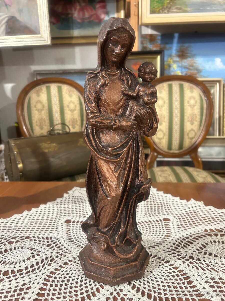 Těžká socha Panny Marie s Ježíškem patina mědi
