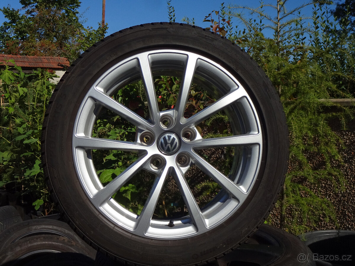 Golf/Passat/Superb/Octavia - zánovní zimní alu 17" 5x112
