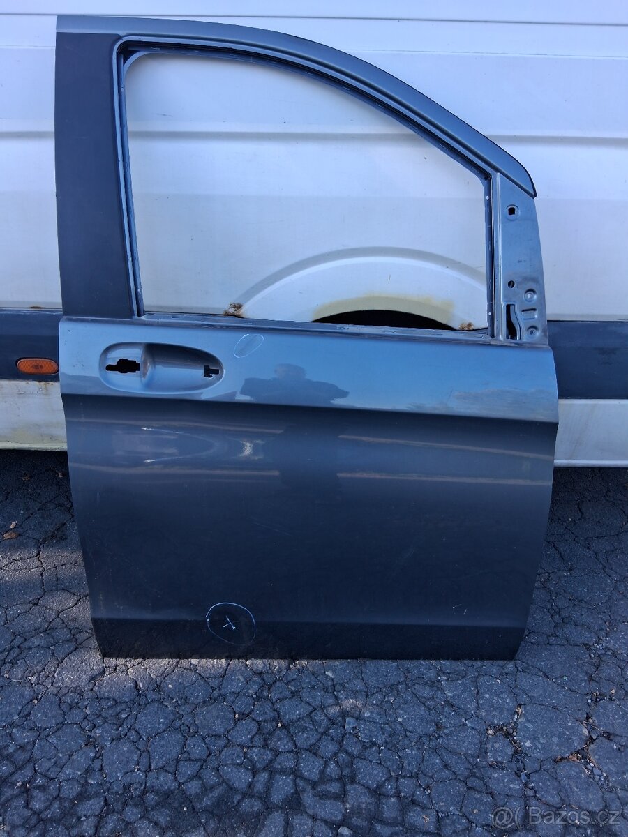 Mercedes w447 prave dvere