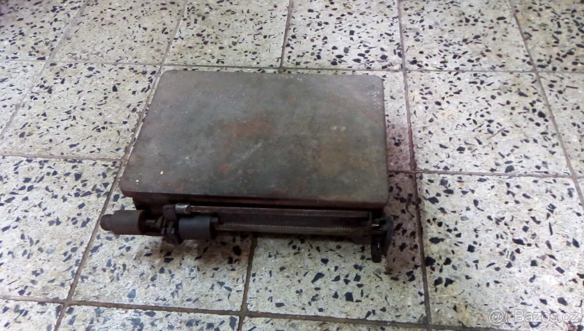 Stará váha do 50 kg