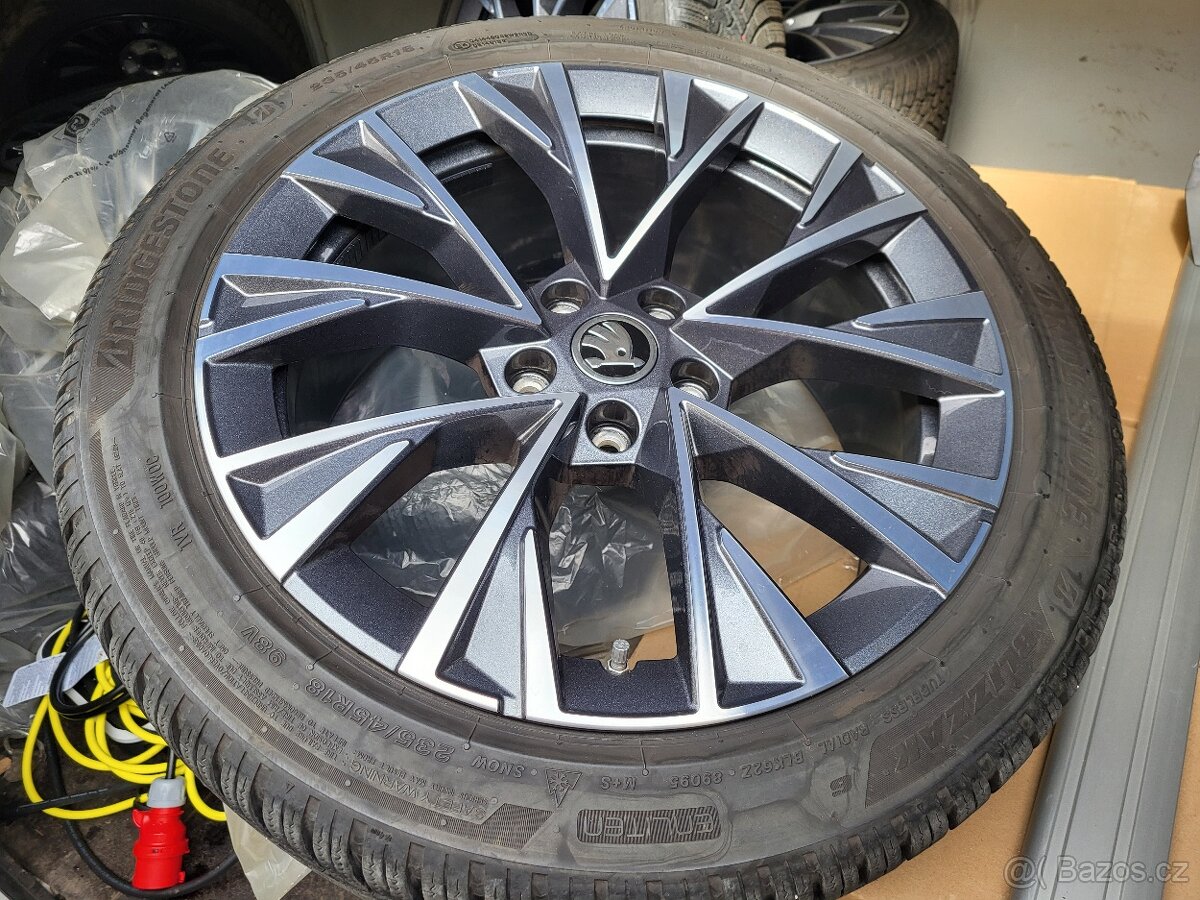 18" Zimní Škoda DOFIDA Superb IV 4 3P Original ET44