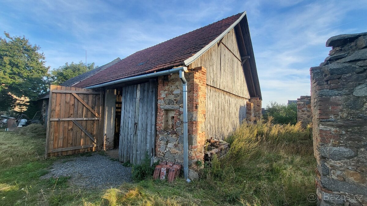 Pronájem stodoly, skladovacích prostor, parkování karavanu