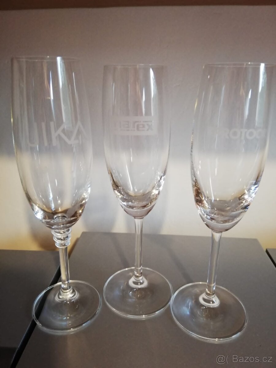 Skleničky na sekt