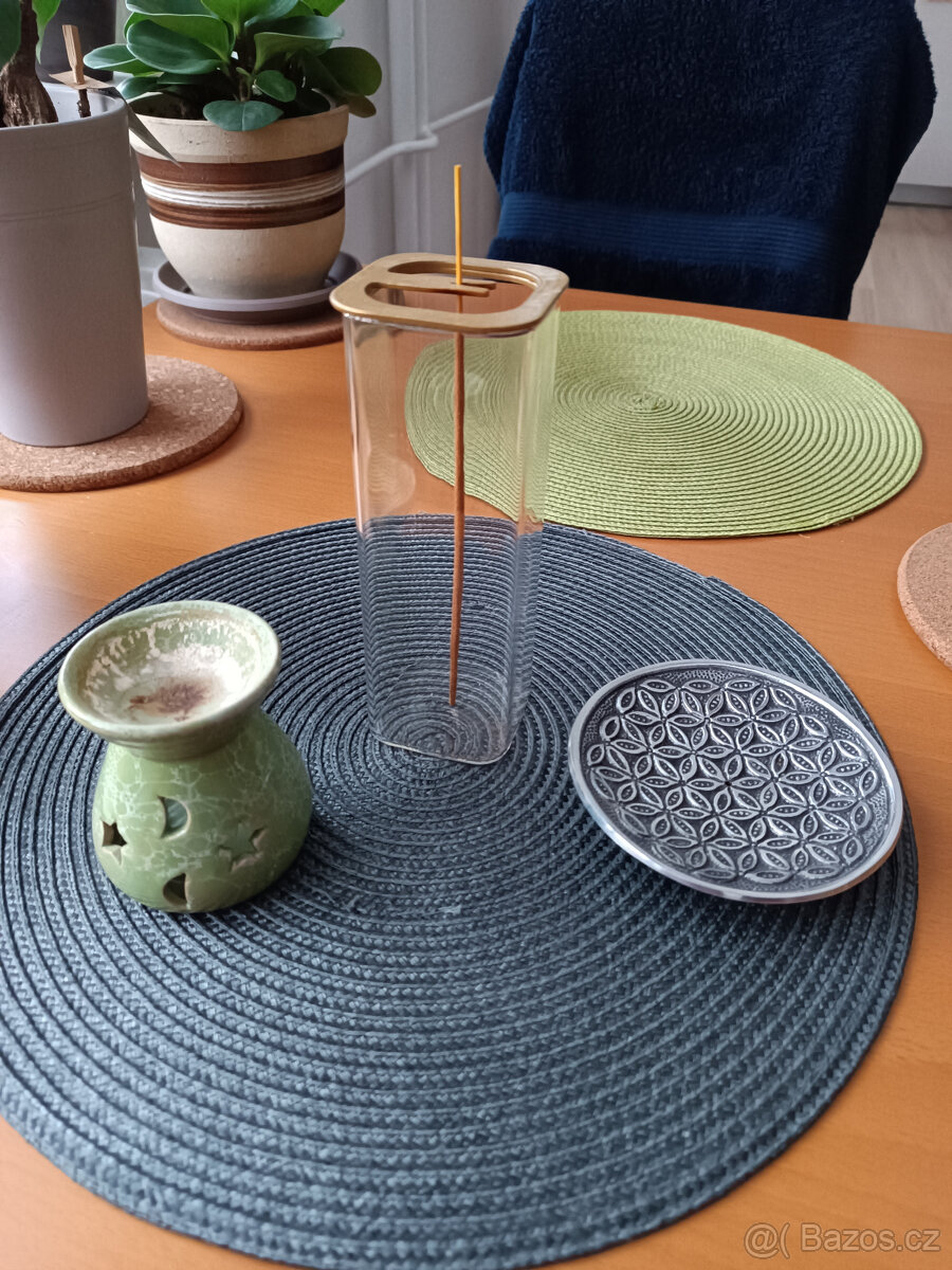 stojan na vonné tyčinky, františky, aroma lampa