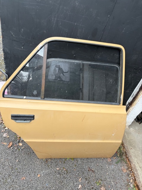 Škoda 105-136 zadní dveře