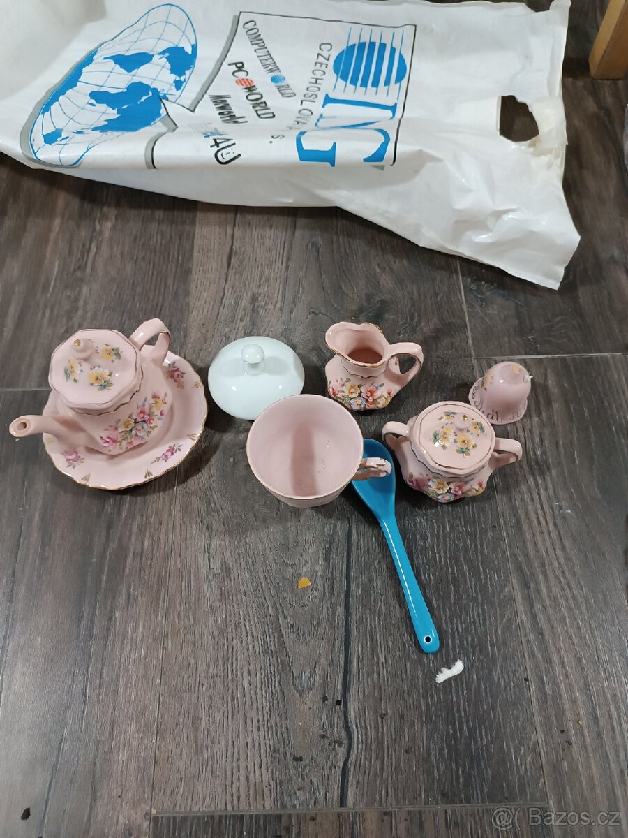 Roztomilá sada nádobí