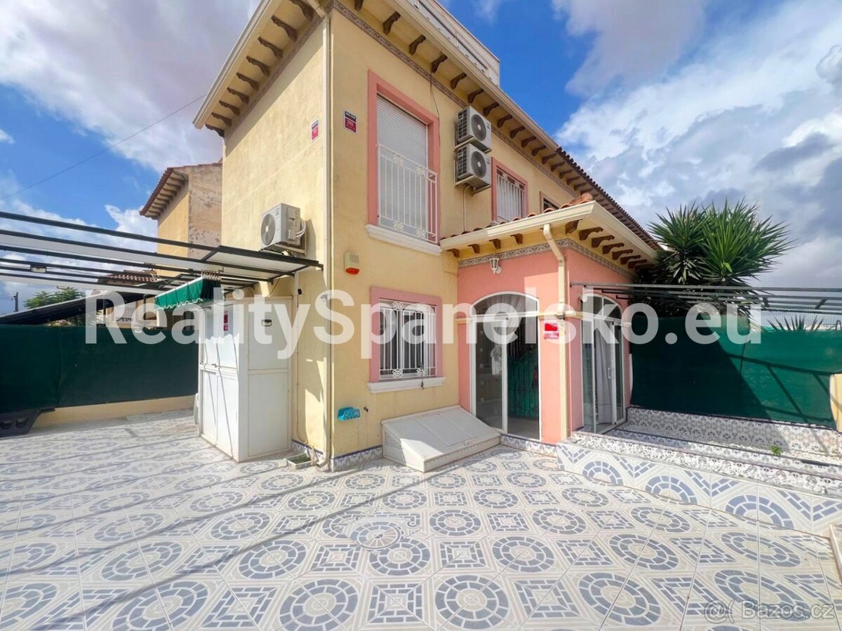 K prodeji dvoupodlažní dům 3+kk (113 m²) se dvěma koupelnami