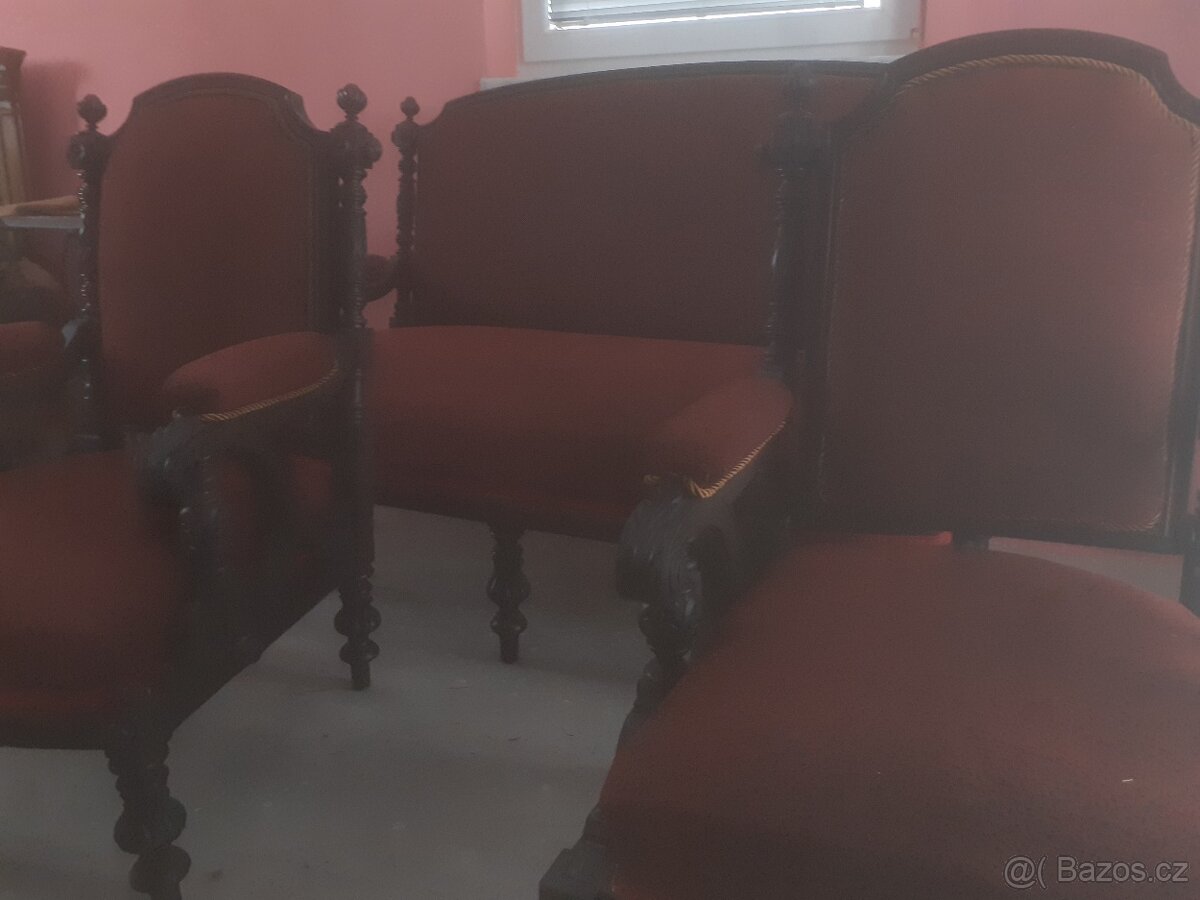 Starožitna sofa 2 křesla II