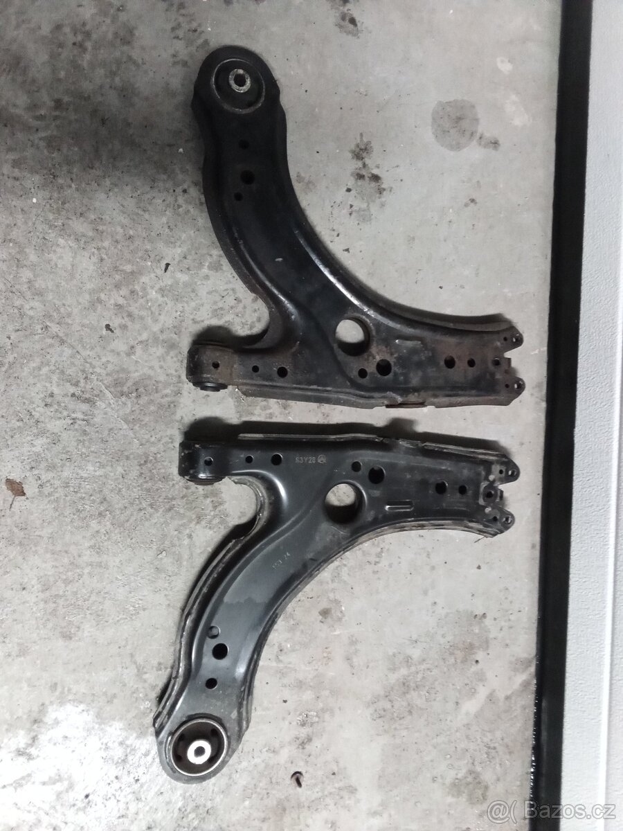 Škoda Octavia 1 rameno přední nápravy octavia i, přední