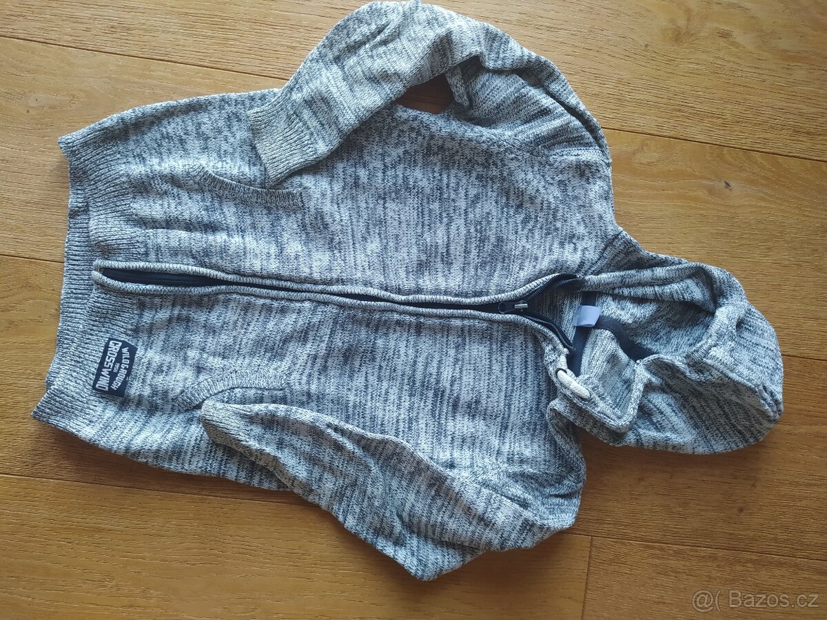 Lehký vlněný rozepínací svetr velikost 128 ( 7 - 8let)