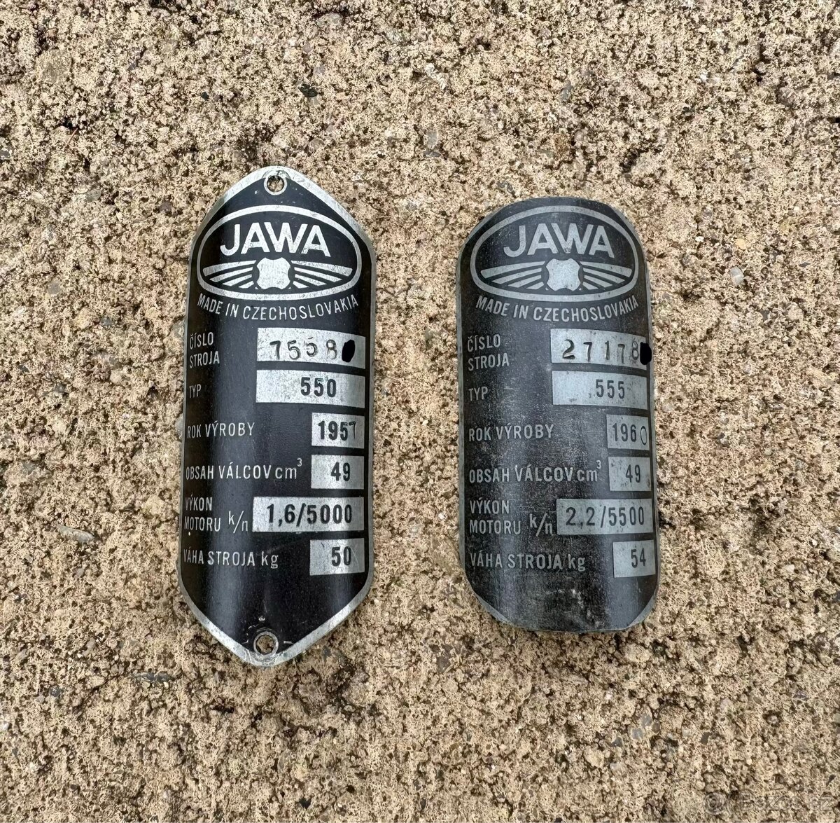 Jawa 50 550 555 pionýr - výrobní štítky
