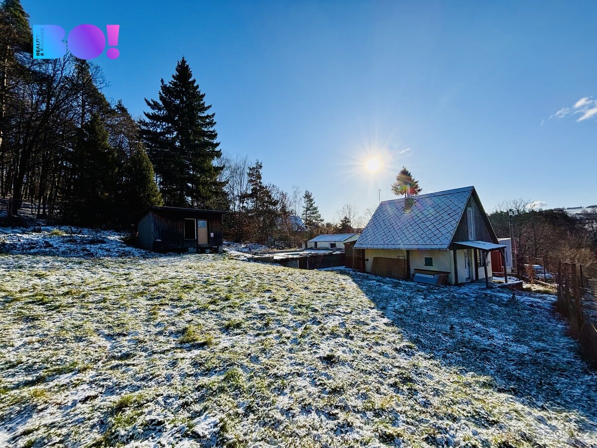 Prodej pozemku 1059 m², chata 40 m², Dolní Lhota