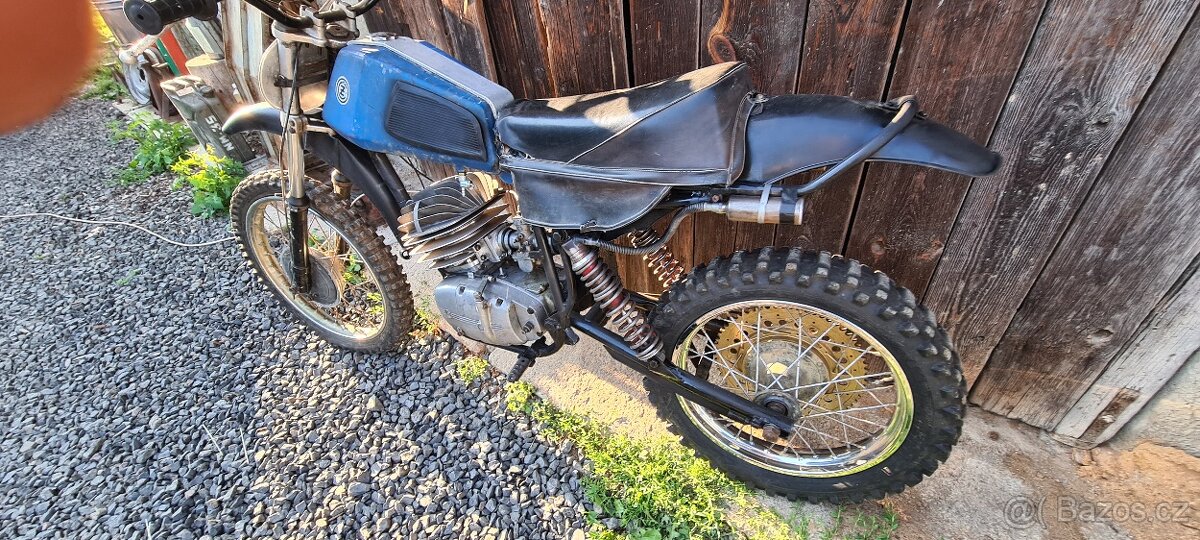 ČZ 400 patinovka - Classic motocross