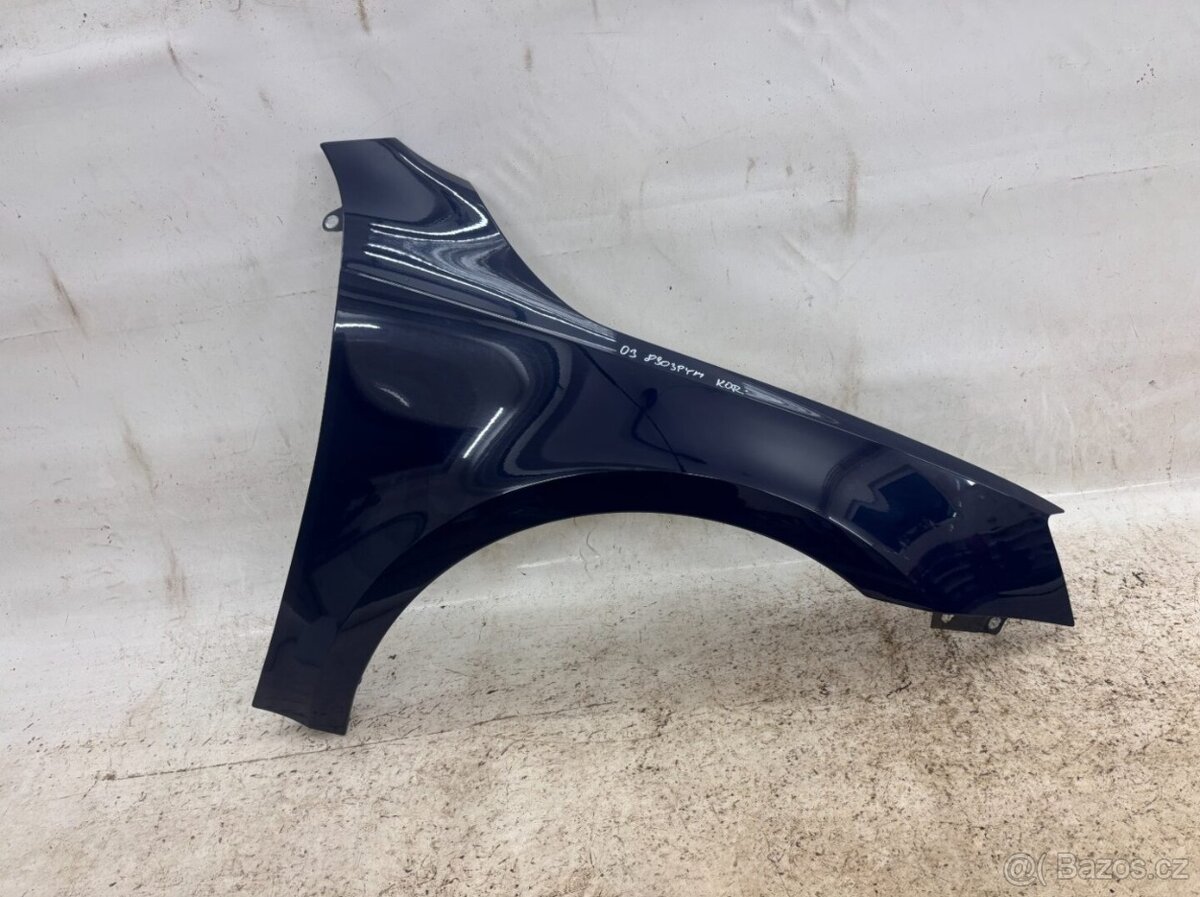 Přední pravý blatník Škoda Octavia 3