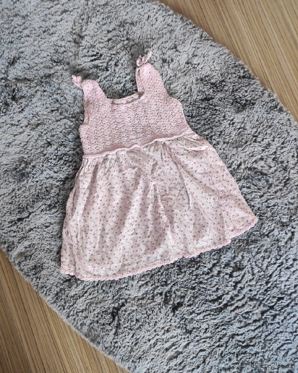 Krásné šatičky 98-104