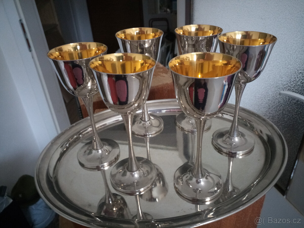 Kovové poháry