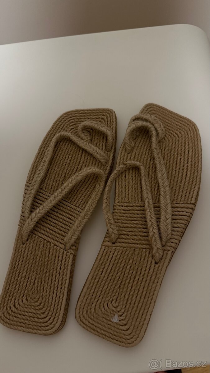 Dámské letní sandály / pantofle