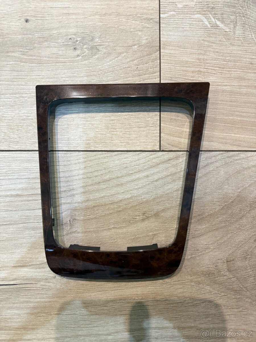 Rámeček řadící páky manuál Octavia 2