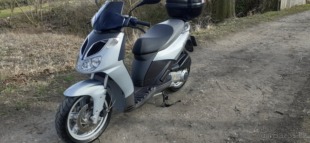 Aprilia sporcity 250 i.e po 1 Majite
