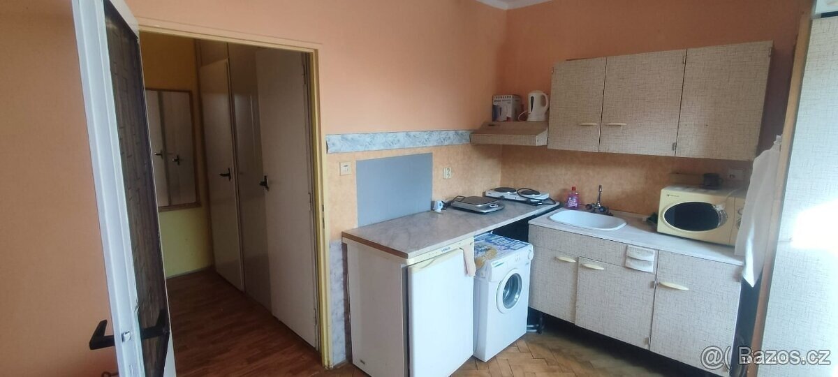 Pronájem bytu 1+kk, 24 m² Hálkova, Opava