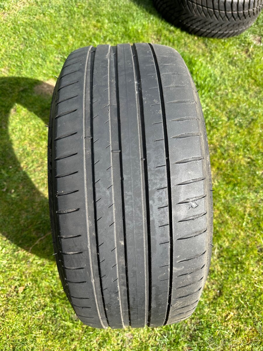 Michelin Pilot sport 4 225/40 R19