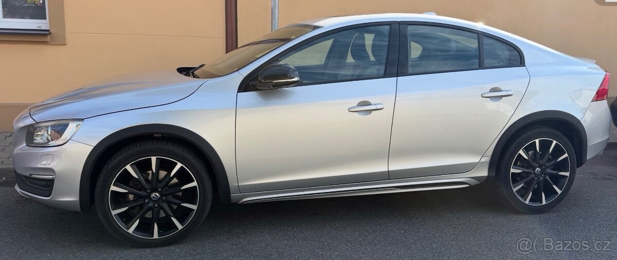 Volvo S60 D4 AWD Cross Country (5-válec)