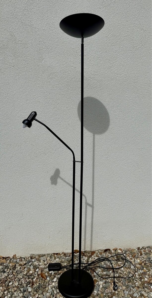Stojací lampa