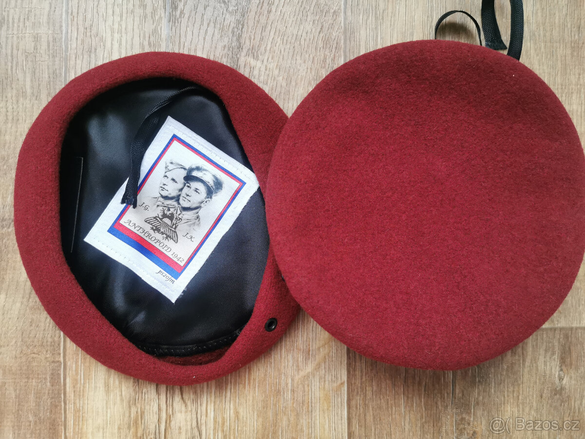 Červený baret paragan