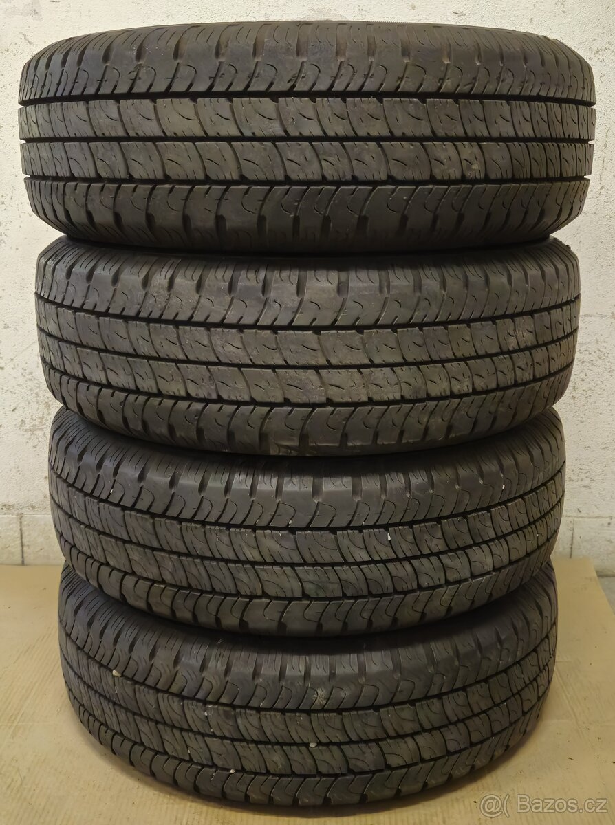 Pneumatiky 6-8mm GoodYear 195/60 R16C A033