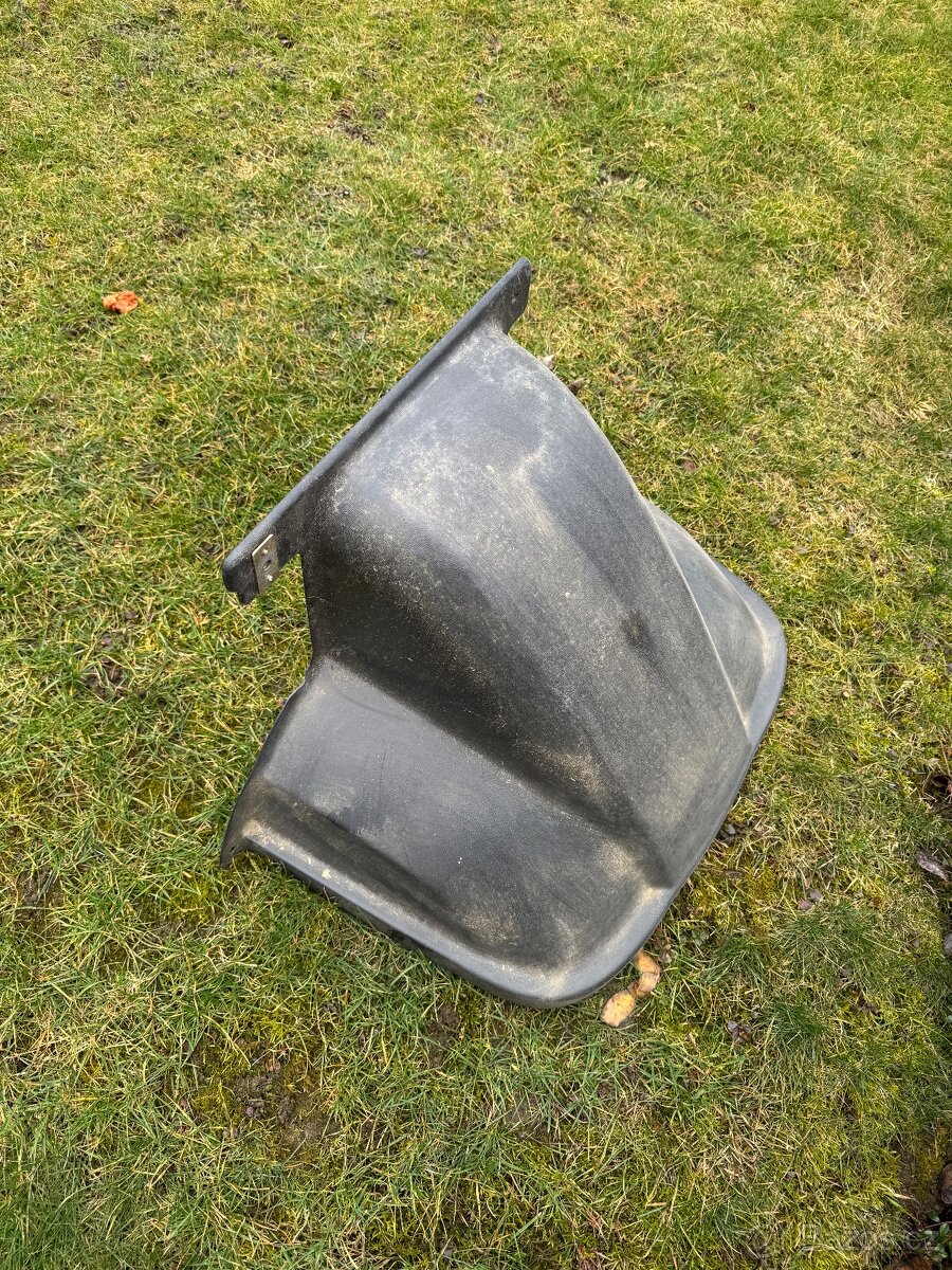 deflektor na zahradni traktory husqvarna