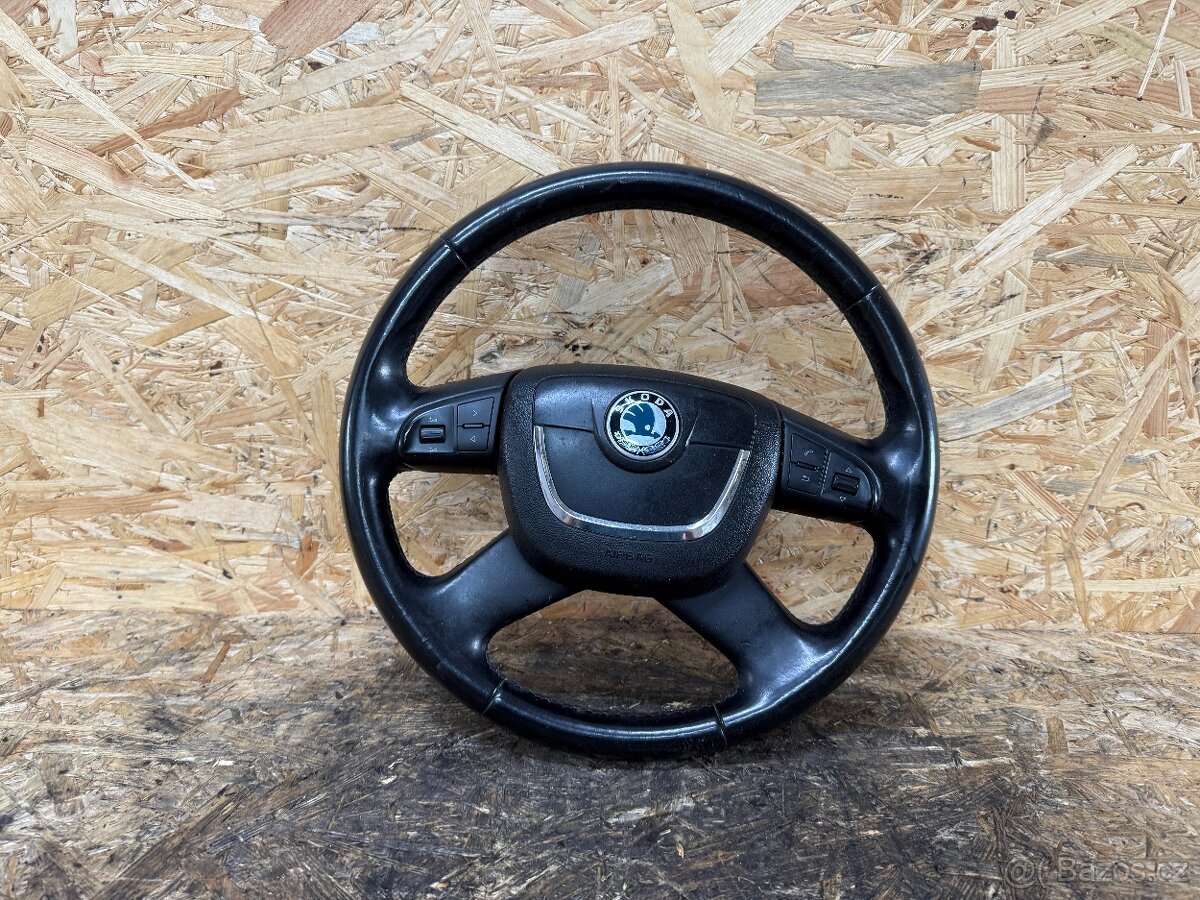 KOMPLETNÍ KOŽENÝ MULTIFUNKČNÍ VOLANT ŠKODA