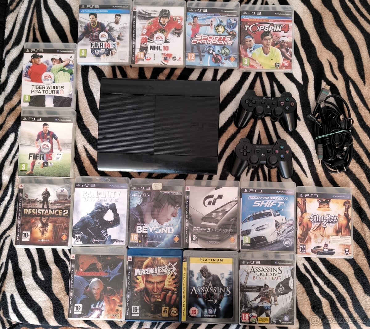 PLAYSTATION 3, DVA OVLADAČE A HRY