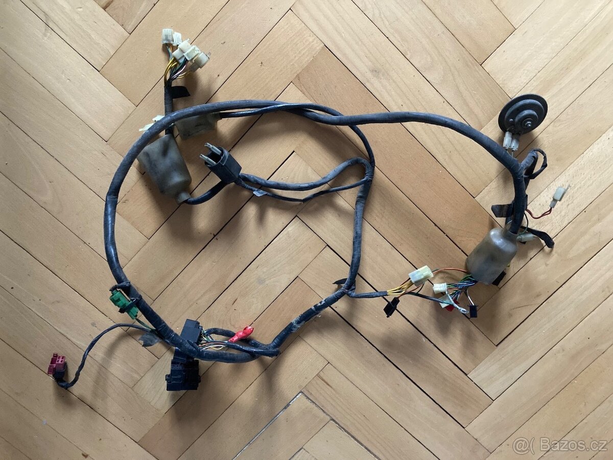 Svazek elektriky Honda ze skútru Honda NES 150 r. 2001