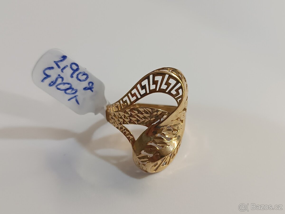 8. Dámský zlatý prsten 14kt