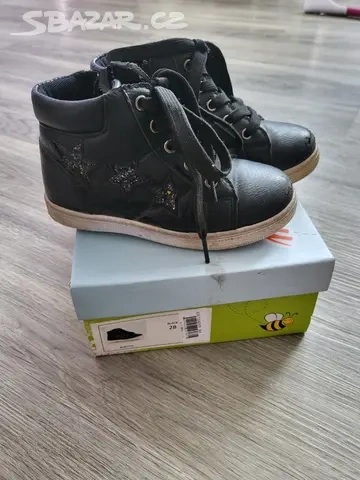 Dětské černé kotníkové boty vel. 28