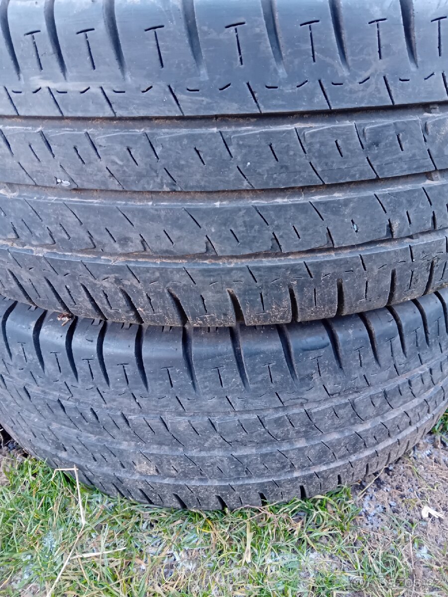 235/65 R16 C 2x Pneu