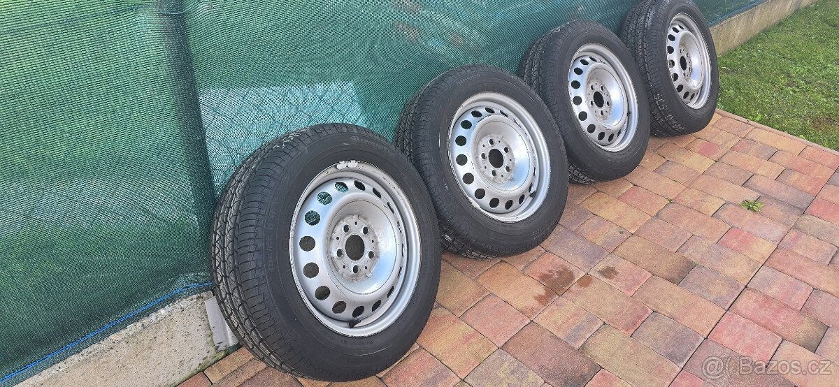 Prodám téměř novou sadu na Mercedes Vito 5x112