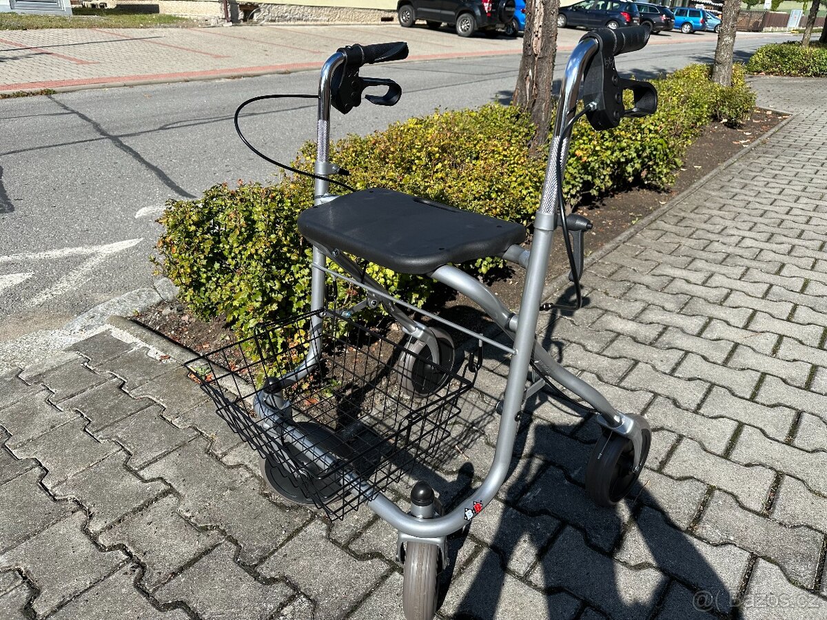 Chodítko pro seniory - podpůrný vozík - rolátor