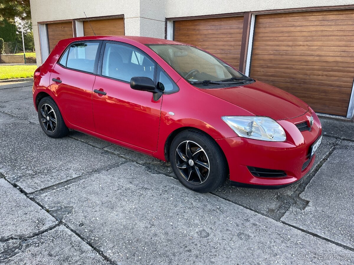 Toyota Auris, 1,33 VVT-i , nová STK, 6 rychlostí