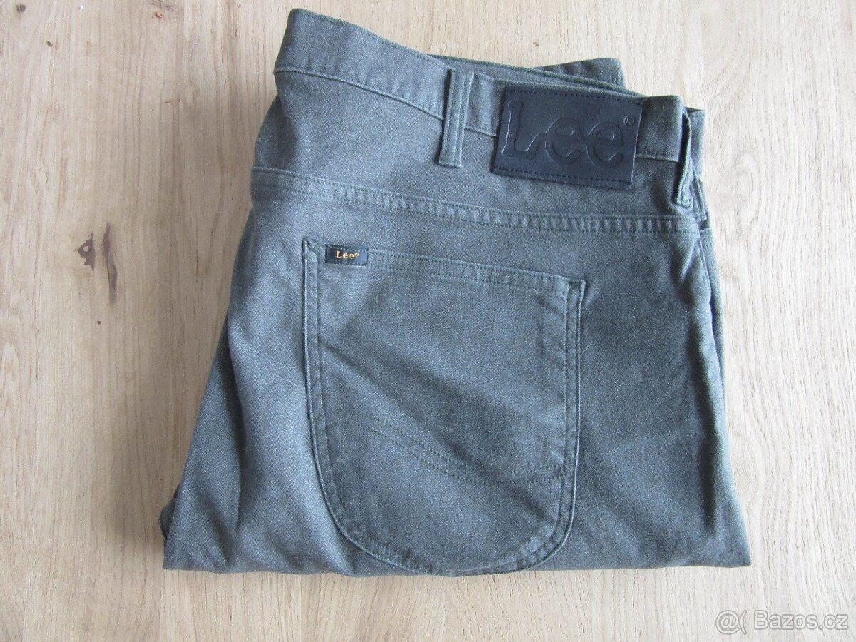 PRODÁM NOVÉ PÁNSKÉ PLÁTĚNÉ KALHOTY VEL.36/32 ZN.LEE