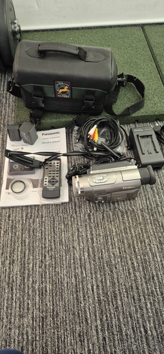 Videokamera Panasonic na mini DV