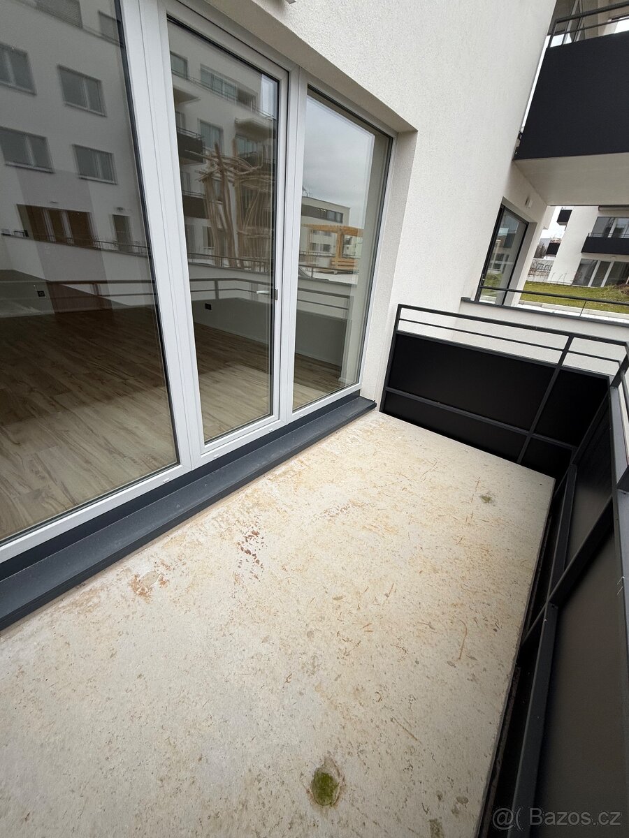 BYT-EXLUZIVNÍ 1+KK+balkon 43,88 2.pato věž A