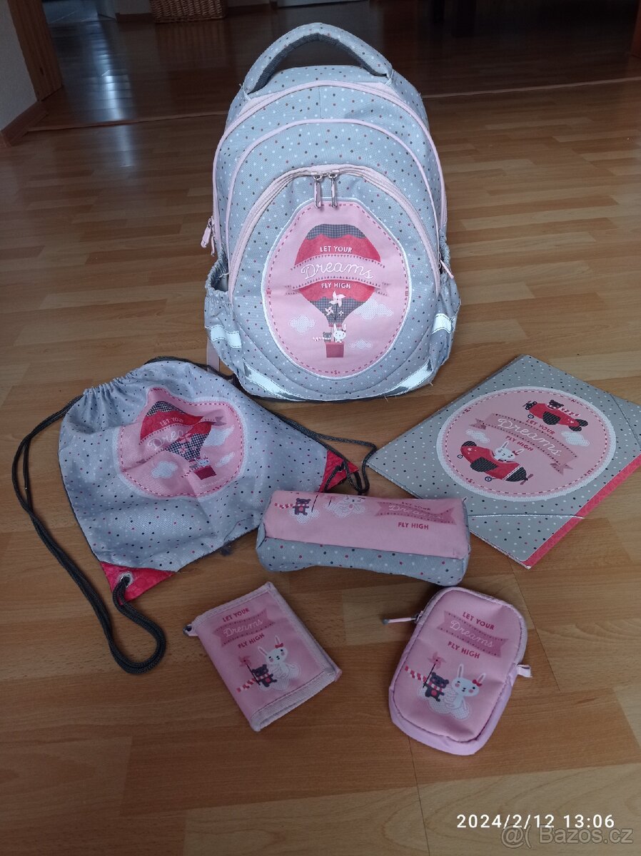 Dívčí aktovka s příslušenstvím