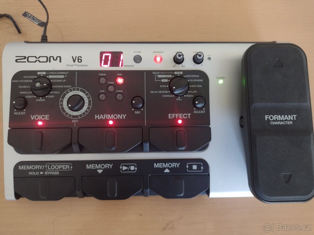 ZOOM V6-SP vokální efekt harmonizér looper 3500,-