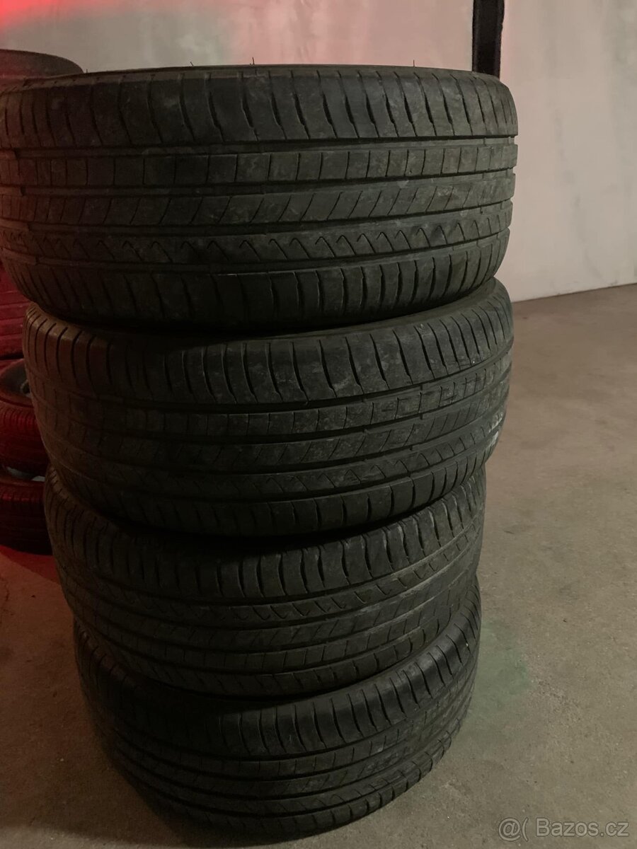 Letní pneu 225/50r17 98y